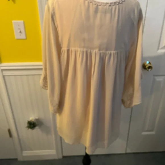 INC Blouse Tunic Cream Floral Embroidery Embroidered Flower Flowers Medium M - Picture 5 of 7